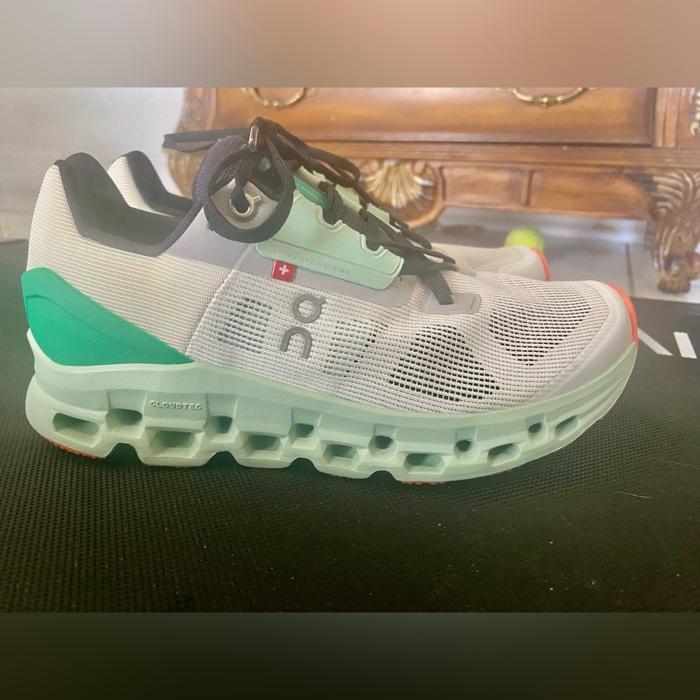 Cloud monster size 8